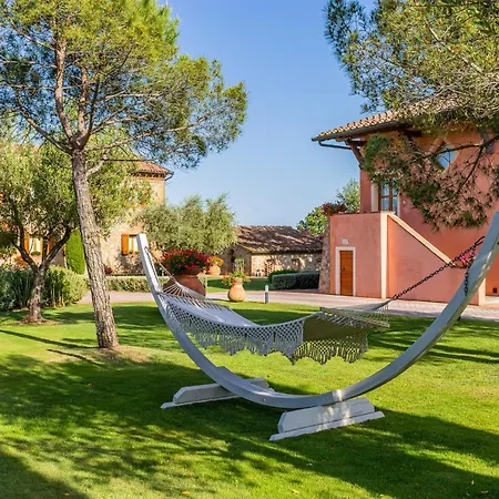 Tenuta Quadrifoglio Aparthotel